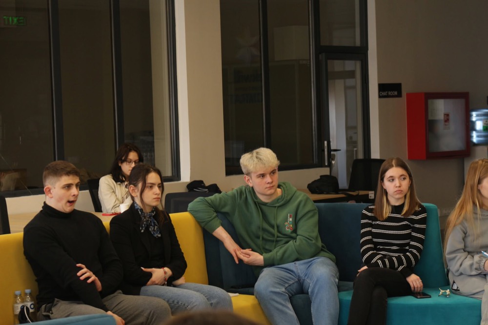 Haruta Advisory CEO delivers lecture on international relations to Comrat University students